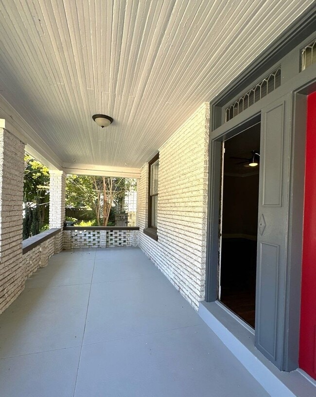 Building Photo - Gorgeous 4 Bedroom Home Now Available!!