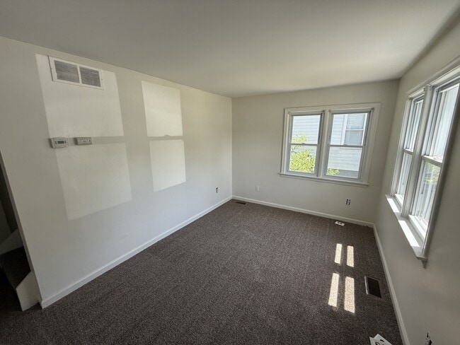 Building Photo - 11359 Maxwell Ave