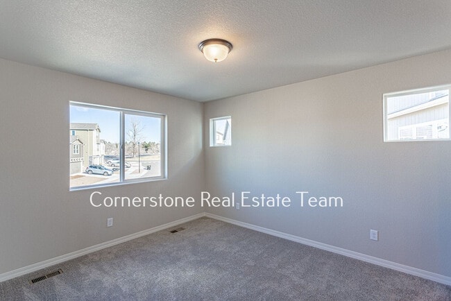 Building Photo - 847 Endeavor Wy