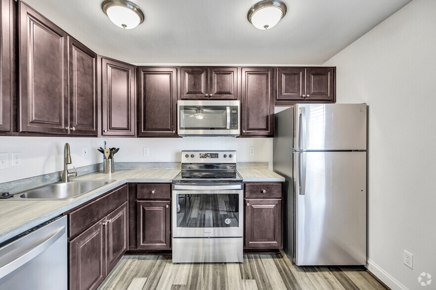 2BR, 1BA - 900SF - Kitchen - Sandy Bay Apartments (Furnished)
