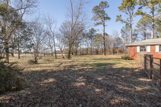 Building Photo - 6301 High Shoals Rd