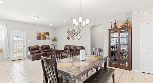 Building Photo - 312 Bougainvillea Lp