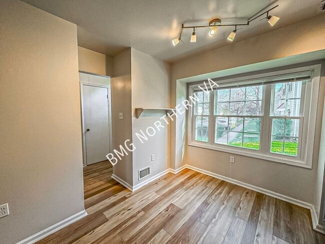 Building Photo - 9963 Capperton Dr
