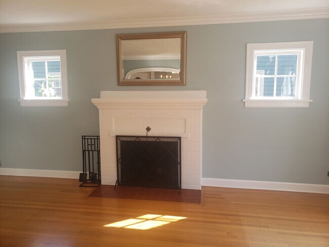 Building Photo - Charming Irvington Home with 3 Levels of L...