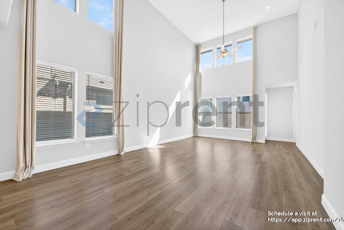 Building Photo - 717 Rosemary Rd