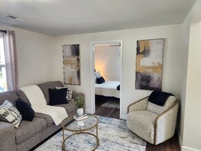 Building Photo - 209 Anna St