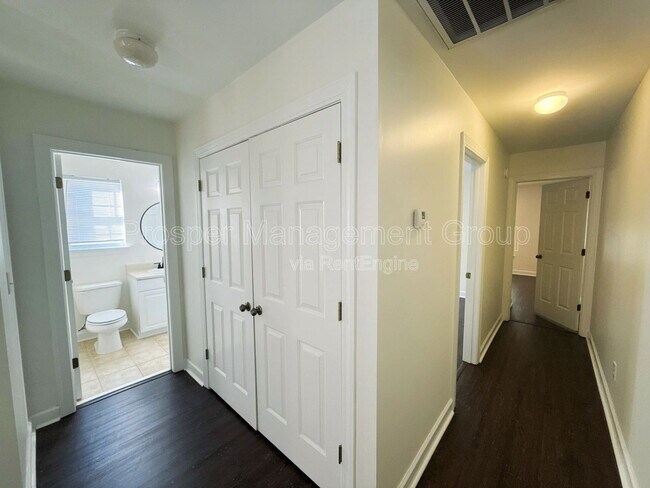 Building Photo - 2843 Sweetleaf Ln