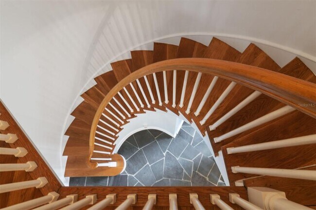 Building Photo - 2506 SW 9th Dr