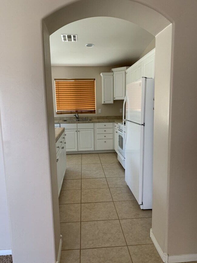 Building Photo - AVAILABLE NOW $350 off First Month Rent