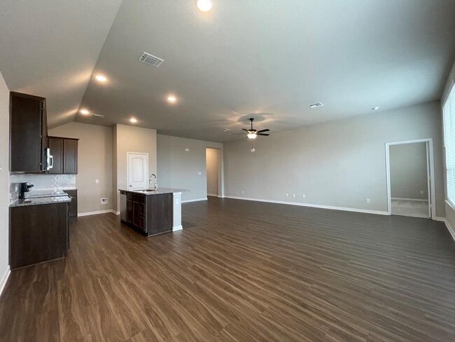 Building Photo - 7519 Broadmoor Cv