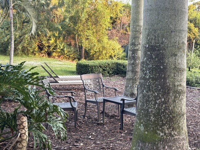 Building Photo - 5048 Heatherhill Ln