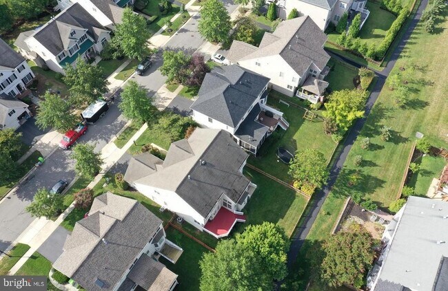 Building Photo - 43708 Red House Dr