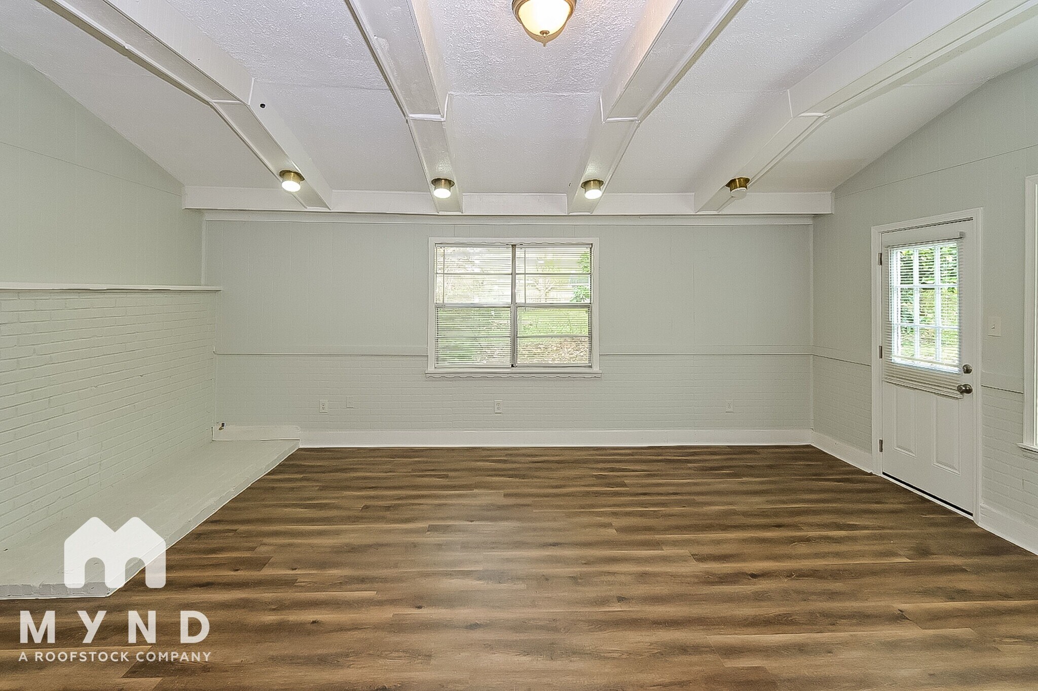 Building Photo - 5652 Chickasaw Dr