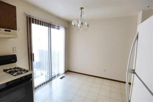 Building Photo - 2973 Englewood Ave SE