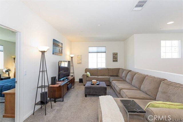 Building Photo - 24125 Montecito Dr