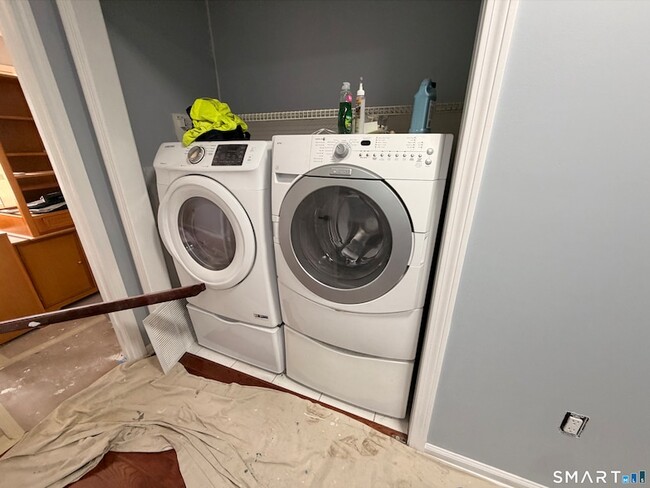 Building Photo - 39 Coram Rd