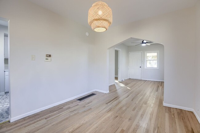 Building Photo - Ralston Rental Home Available