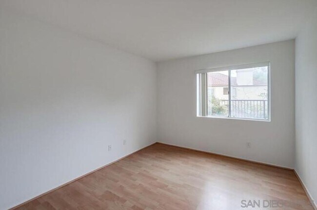 Building Photo - 2-bed, 2-bath Condo in San Diego's Linda Vista/Fashion Valley Area.