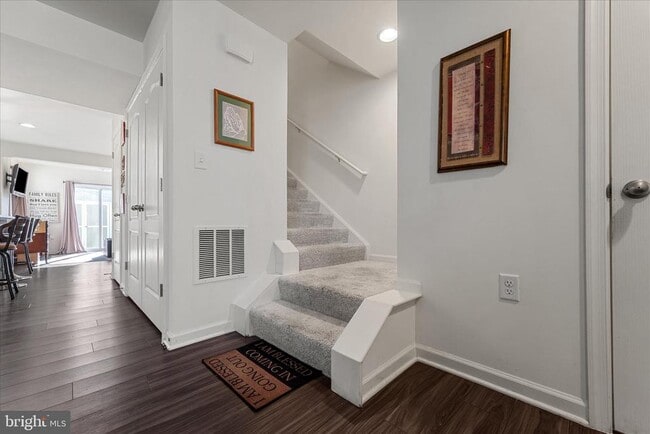 Building Photo - 35 Mengel Rd