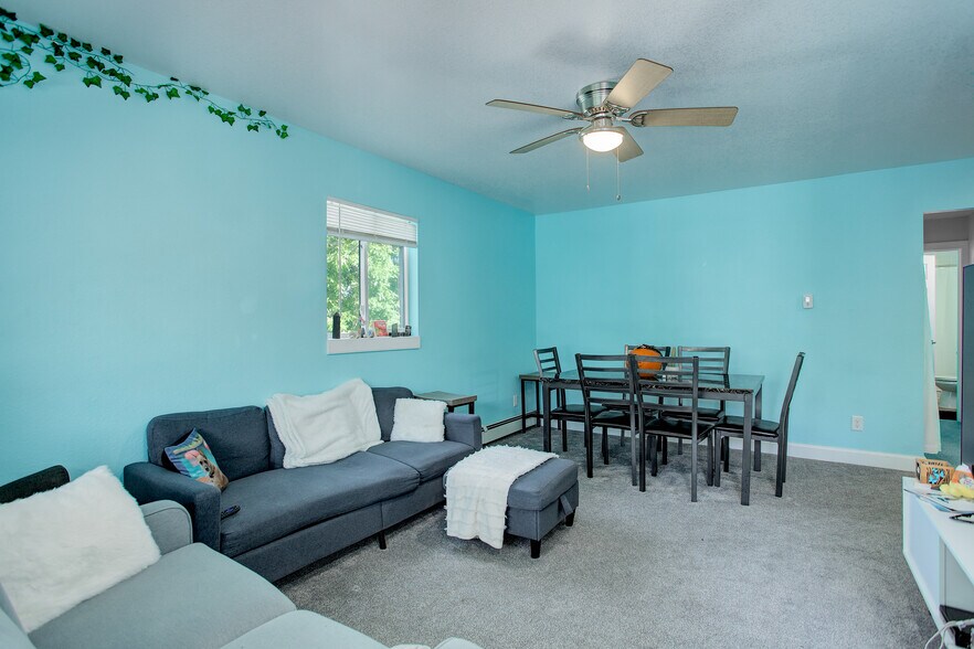 1224 Living room - 1224 11th St