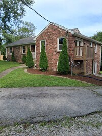 Building Photo - 1704 Reel Pl