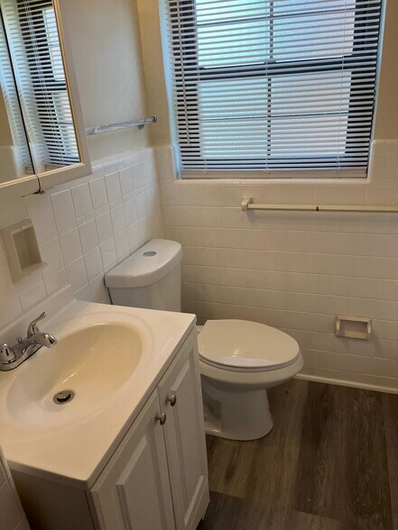 Bathroom - 3756 Wilmar Dr