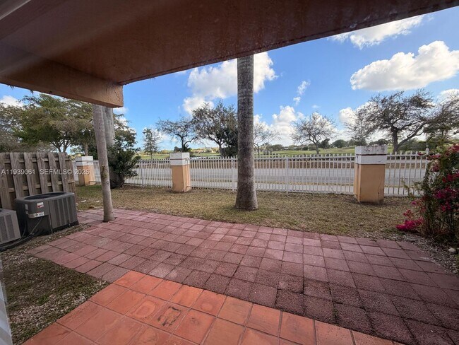 Building Photo - 14340 SW 57th Ln