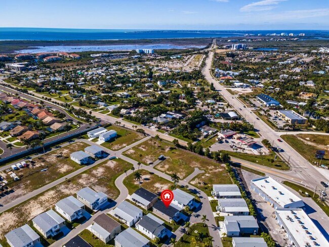 Building Photo - 12581 Coconut Dr