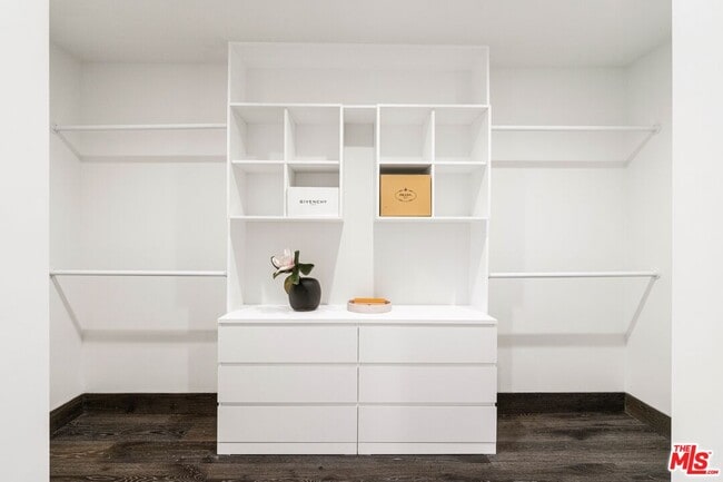 Building Photo - 2301 Donella Cir