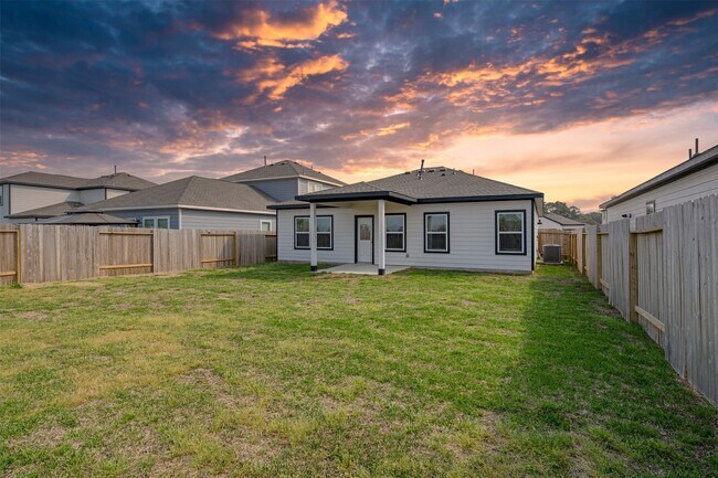 Building Photo - 16743 Needlepoint Dr