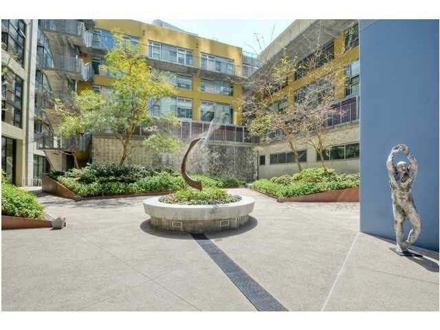 Building Photo - Modern Downtown 1 Bedroom with balcony at ...