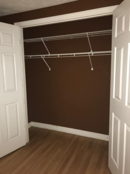Building Photo - 207 N Elm St