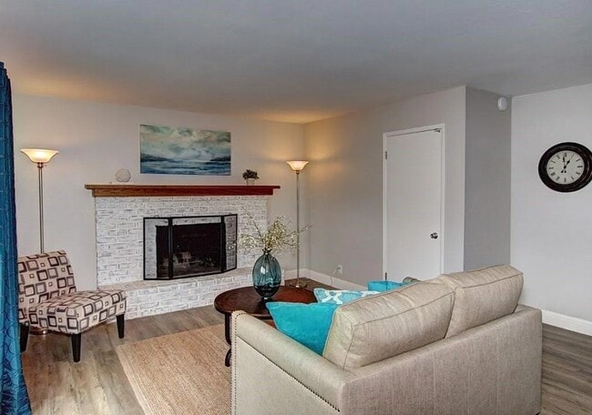 Building Photo - 5954 Sorrel Ave