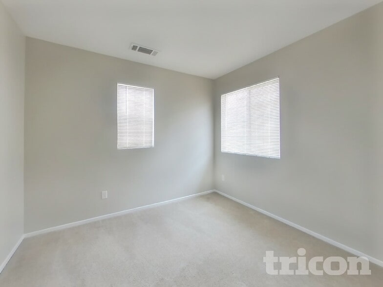 Building Photo - 1431 Bittersweet Dr