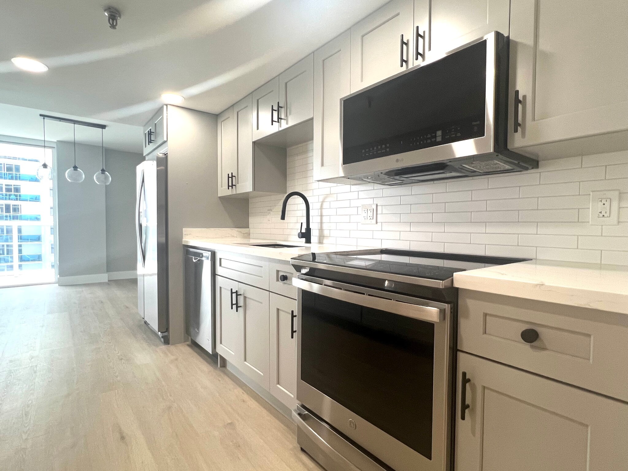 Building Photo - 2401 Collins Ave