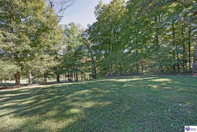 Building Photo - 306 Forest Trce