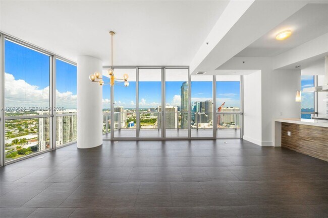 Building Photo - 1100 Biscayne Blvd