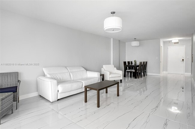 Building Photo - 3140 S Ocean Dr
