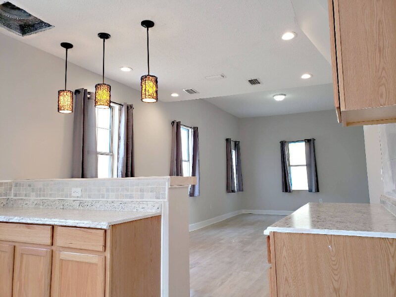 Building Photo - 1038 Oakley St