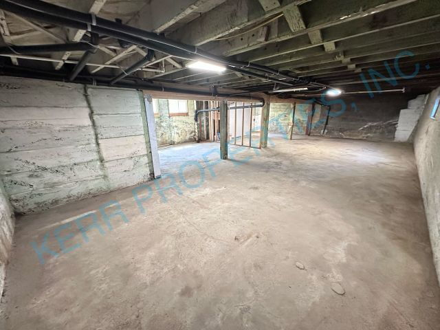 Building Photo - Charming 2-Bed, 2-Bath Duplex Oasis in Hea...