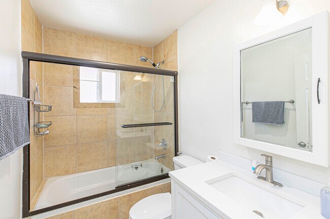 Building Photo - 18605 Valerio St