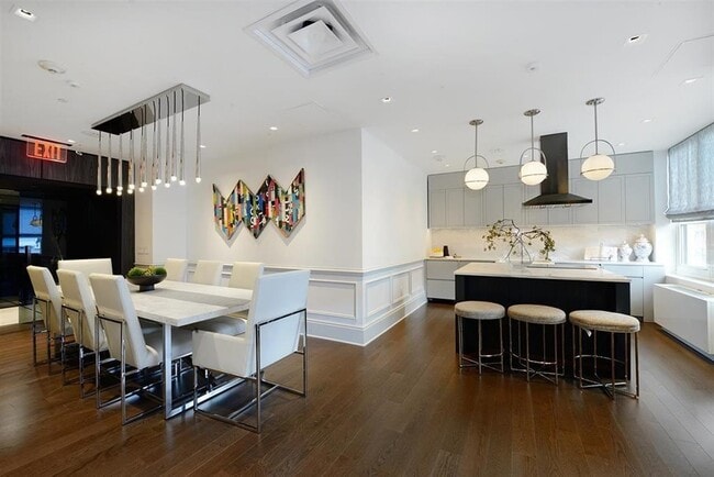 Building Photo - 88 Morgan St