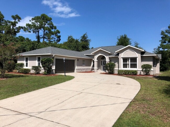 Primary Photo - Large 3 Bedroom/2 Bathroom Single Family Home