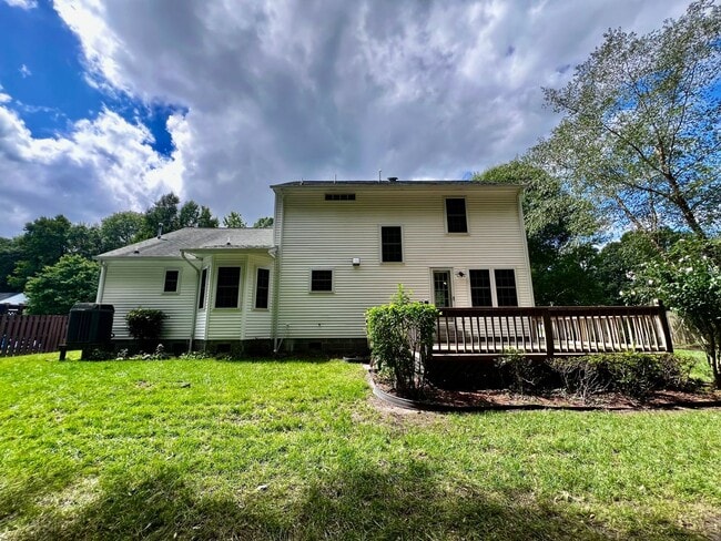 Building Photo - Gorgeous 4 Bedroom 2.5 Bath home in the he...