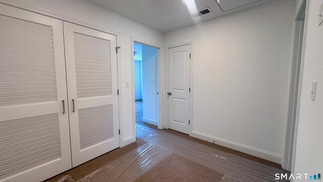 Building Photo - 44 Mettler St