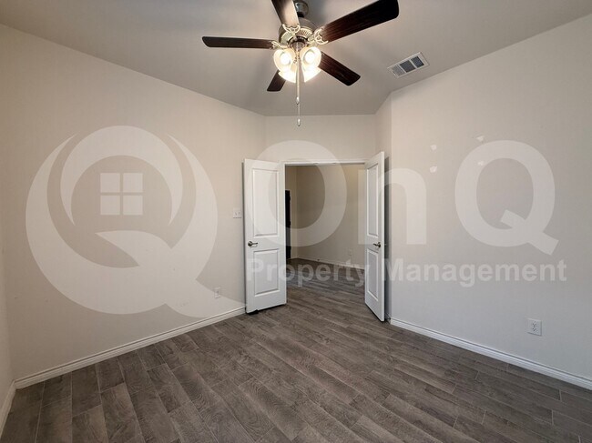 Building Photo - 4124 Ellinger Dr