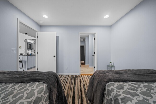 Building Photo - 100 Bayou Point