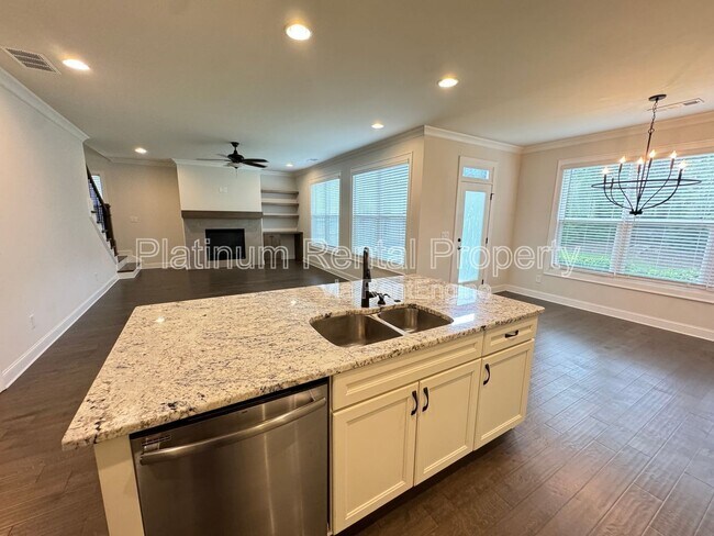 Building Photo - 705 Fieldcrest Park Ln