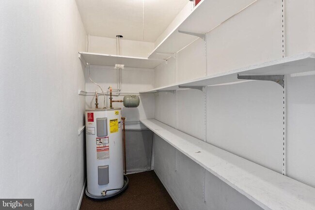 Building Photo - 1224 Guildford Rd