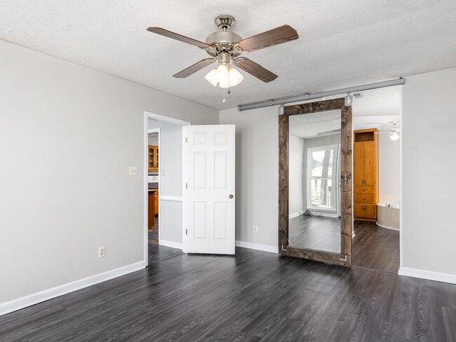 Building Photo - 753 Daphne Ln